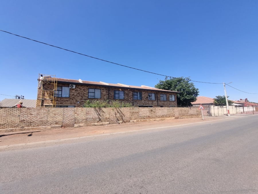 Commercial Property for Sale in Zinniaville North West